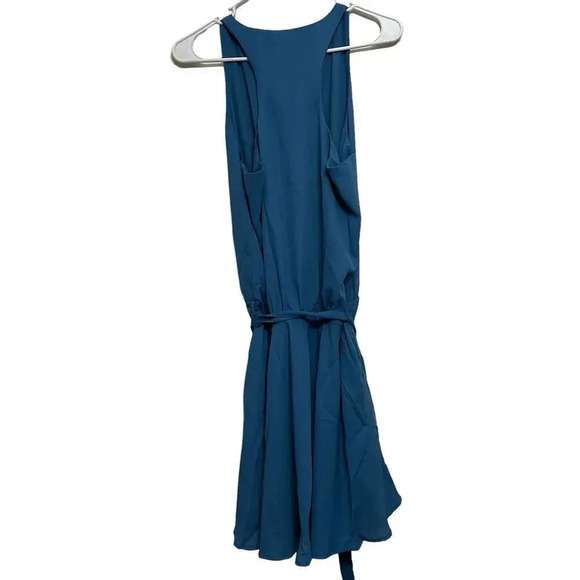 Krisa Revolve Brand NWT’s Surplice Flounce Dress in Fountain. Size medium - Picture 2 of 8